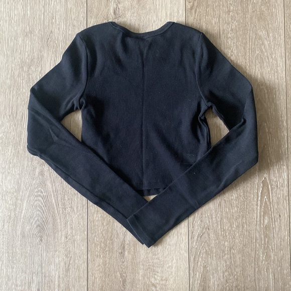 Black cropped long sleeve - Size S/M - Picture 3 of 3